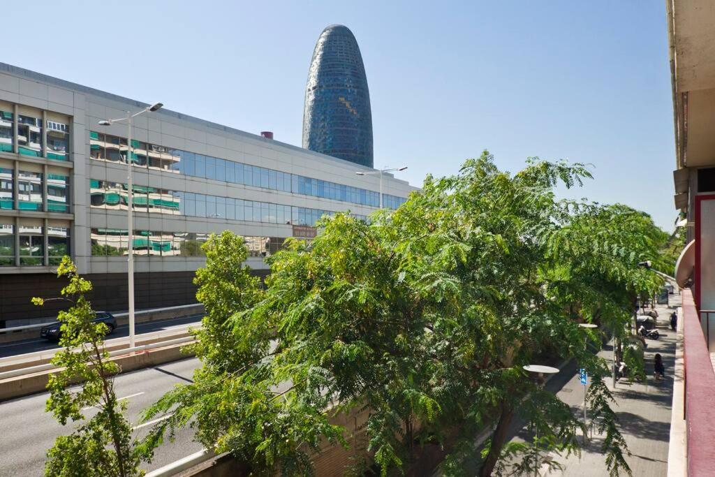Glorias:Sagrada Familia 15 Minutos - Playa 20 Minutos Appartement Barcelona Buitenkant foto